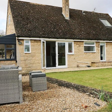 Villa Honeystones à Witney Extérieur photo